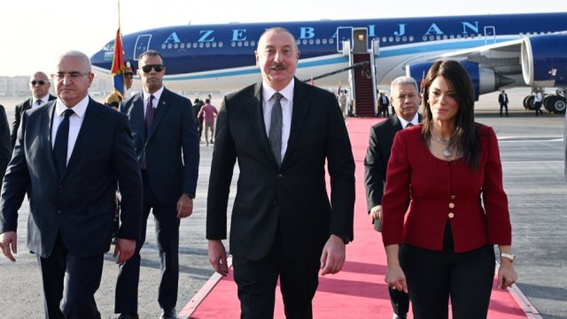 Prezident Misirə səfərə getdi