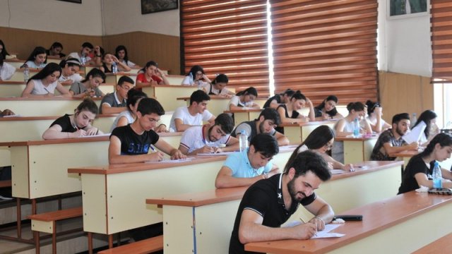 Universitetlərdə ayrılan qəbul yerlərinin sayı - SİYAHI