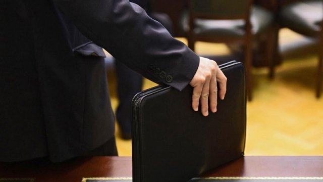 Azərbaycanda hansı deputatlar ictimai nəqliyyatdan istifadə edir?