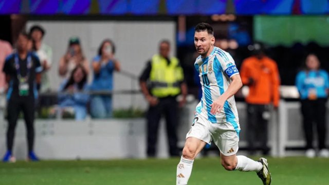 Messi bunu edən ilk futbolçu oldu