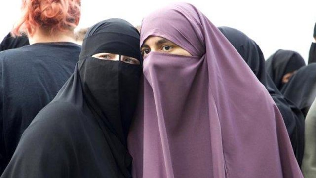 İranda hicab məcburiyyəti ləğv olunacaq? - RƏY
