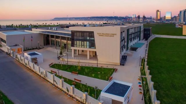 Bakıda bu məşhur lisey bağlandı
