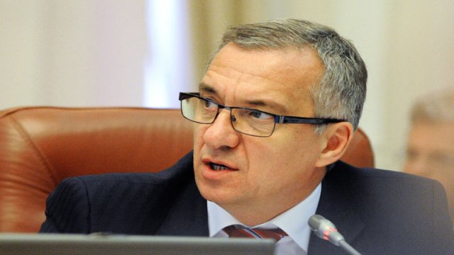 Ukraynanın keçmiş maliyyə naziri və general beynəlxalq axtarışa verildilər