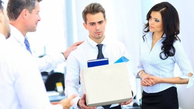 İşdən çıxarılan işçiyə hansı ödənişlər verilir?