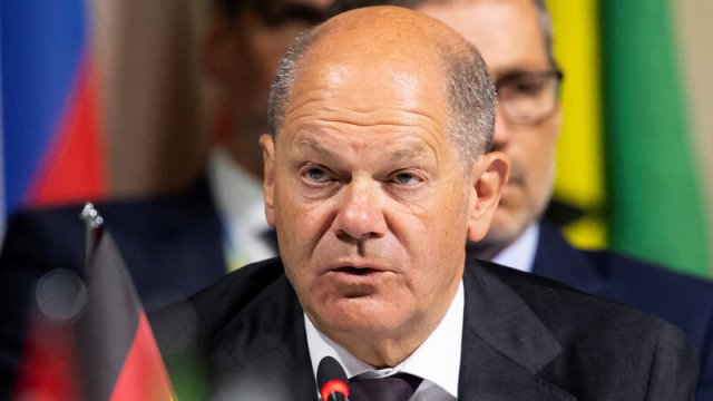Olaf Şolts: "Orban Moskvaya Avropa İttifaqı Şurasının rəhbəri kimi getməyib"