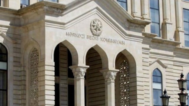 Yeddi partiyanın səlahiyyətli nümayəndələri qeydə alındı