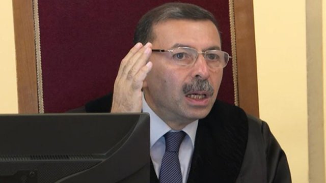 Məhkəmədə gərginlik: "15 ildir hakiməm, mənə şərt qoymayın"