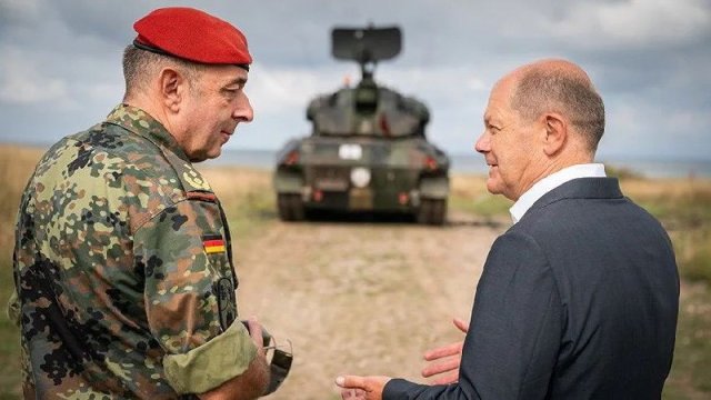 Almaniya Rusiya ilə mümkün müharibəyə hazırlaşır - "Bild"