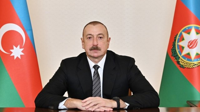 İlham Əliyev Monteneqronun Prezidentini təbrik etdi