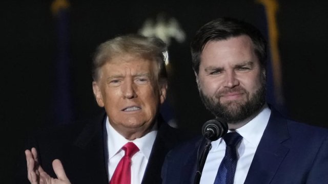 Trampın vitse-prezident namizədi onu "Amerika Hitleri" adlandırıb