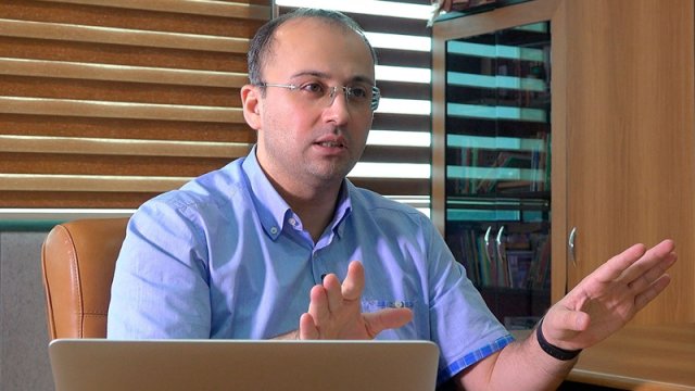 Əsl insan deyilsənsə, əsl dindar da deyilsən...