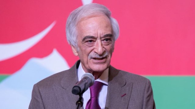 Polad Bülbüloğlunun oğlu bu şirkəti məhkəməyə verdi