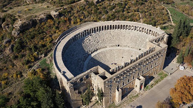 Antalyanın simvolu sayılan qədim Aspendos şəhəri - FOTO