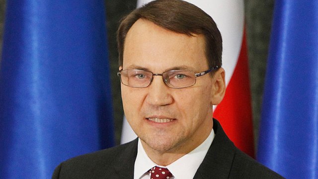 Polşa: "Ukraynadakı münaqişə müstəmləkə müharibəsi kimi təqdim edilməlidir"