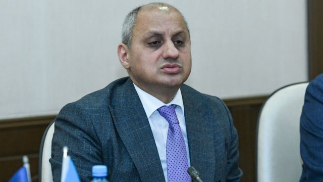 Əliməmməd Nuriyev deputatlığa namizədliyini geri götürdü