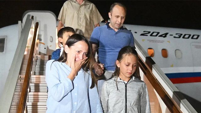 Məhbus mübadiləsi barədə xəbər verən jurnalist işdən çıxarıldı