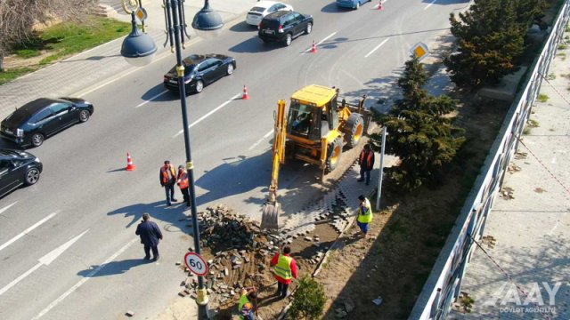 8 Noyabr prospektindəki bu ev piyadaların yolunu əlindən alıb