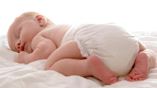 Bakıda öz övladını sosial şəbəkədə satışa çıxaran ananın azyaşlı uşağı əlindən alındı