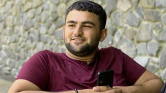 20 yaşlı oğlan ürəktutmadan sükan arxasında ölüb