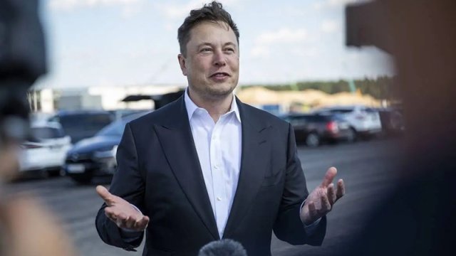 İlon Mask Britaniyanı Sovet İttifaqı ilə müqayisə etdi