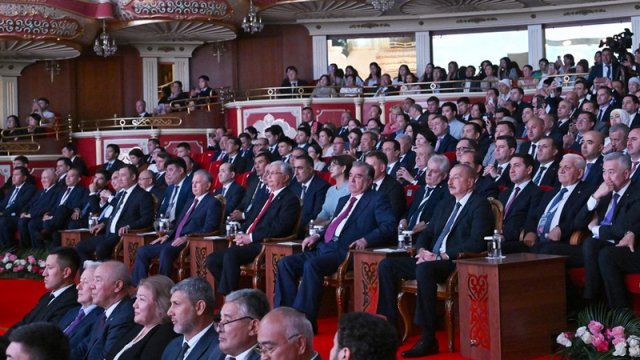 Prezident Astanada "Вечер дружбы" adlı qala konsertdə iştirak etdi - FOTO