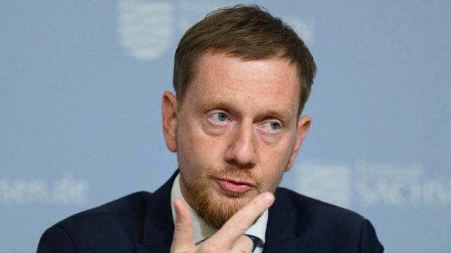 Alman siyasətçi Ukraynaya yardımın dayandırılmasını tələb edir