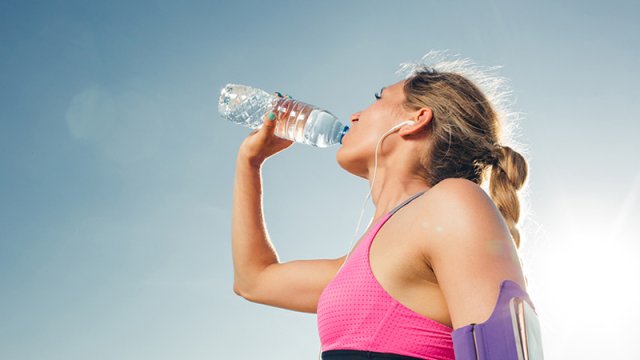Məşqdən dərhal sonra su içmək olar?