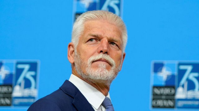 Çexiya prezidenti Rusiya və Ukraynanı danışıqlara başlamağa inandırmağa çağırıb