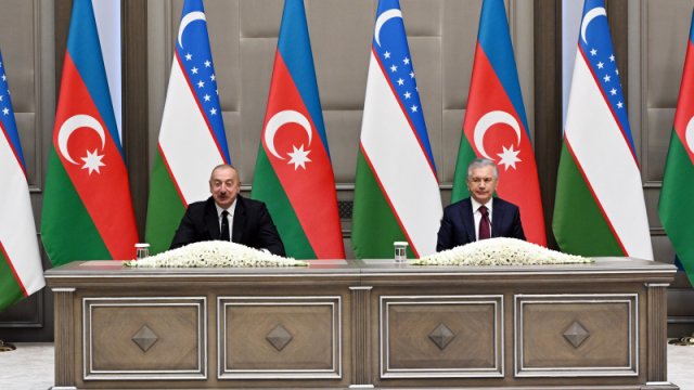 Azərbaycan və Özbəkistan prezidentləri mətbuata bəyanatlarla çıxış etdi