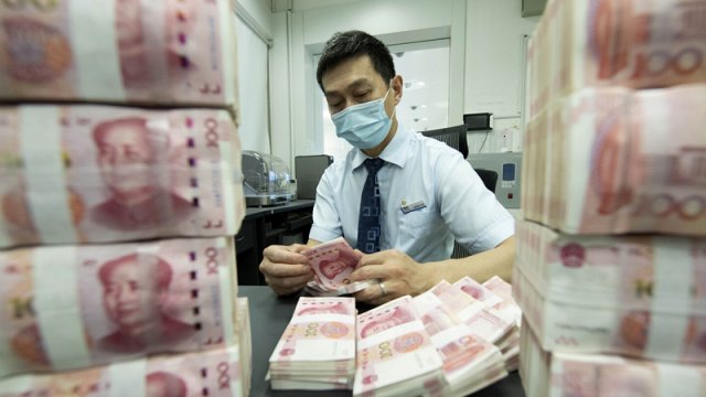 Çinin yuanla ödənişləri növbəti rekorda imza atdı