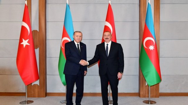 Ərdoğan İlham Əliyevə zəng etdi
