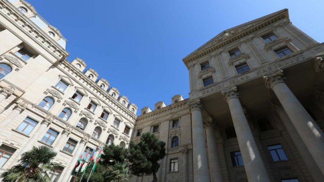 Rəsmi Bakı: Fransadan Azərbaycana qarşı qarayaxma kampaniyasını dayandırmağı tələb edirik
