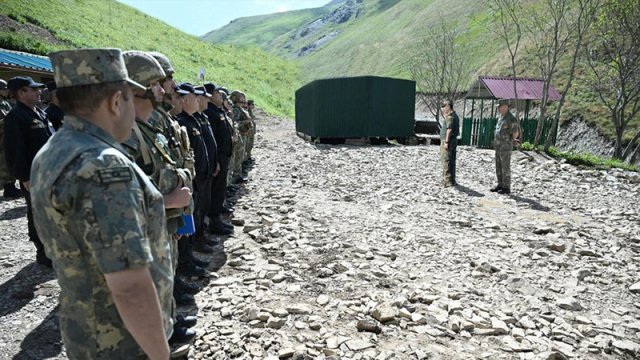 Zakir Həsənov və Hikmət Mirzəyev şərti sərhəddə olublar, bölmələrə tapşırıqlar verilib

