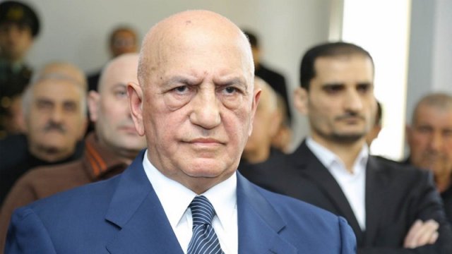 Əli İnsanovun məhkumluğu götürüldü
