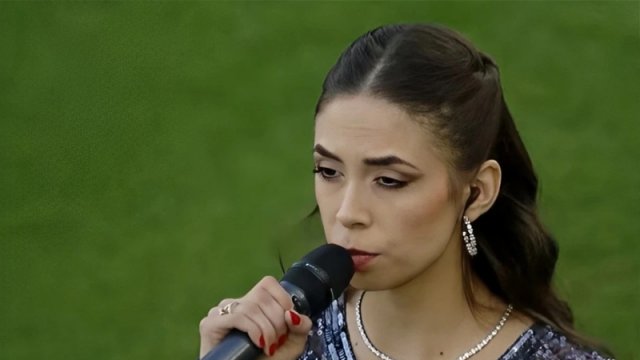 Slovakiyada Azərbaycan himnini oxuyan qadın kimdir? - VİDEO