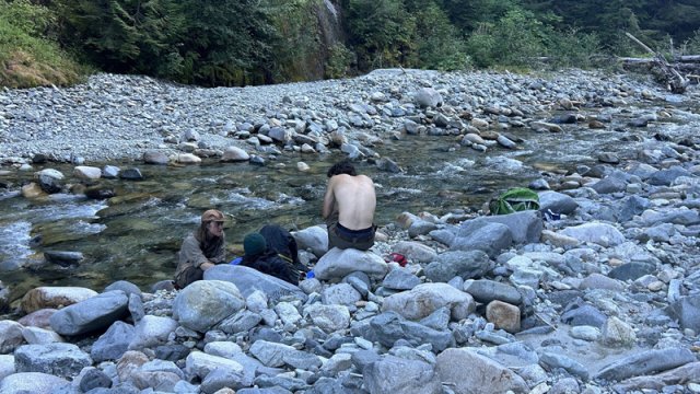 Yolu azdı, bir ay meşədə yaşadı