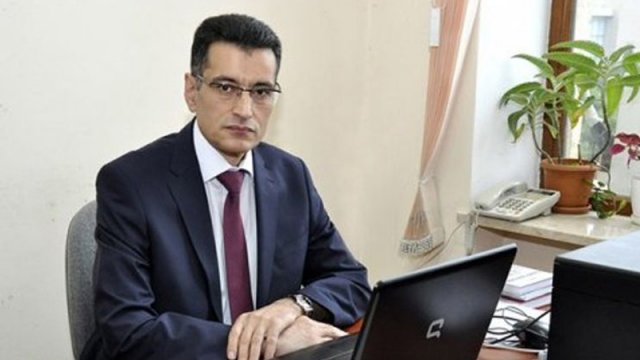 Saxtakarlığa vərdiş etmiş alim ekspertlik edir - Professor