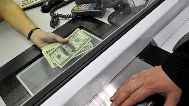 Azərbaycanlılar ölkəyə pul göndərə bilmir - SƏBƏB