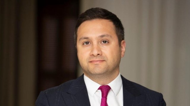 
Tanınmış aparıcıya vəzifə verildi