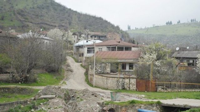 Azad olunmuş bu rayonda aqrar şəhərciyin yaradılmasına başlanılır