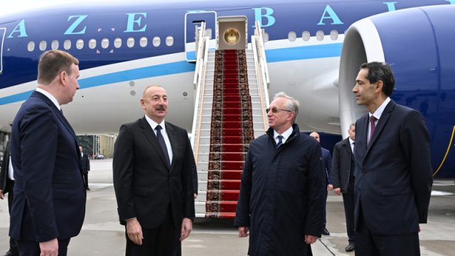 İlham Əliyev Rusiyaya səfərə yollanıb - FOTO