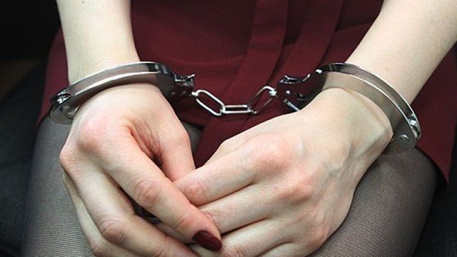 Bakıda dələduzluq edən qadın saxlanıldı
