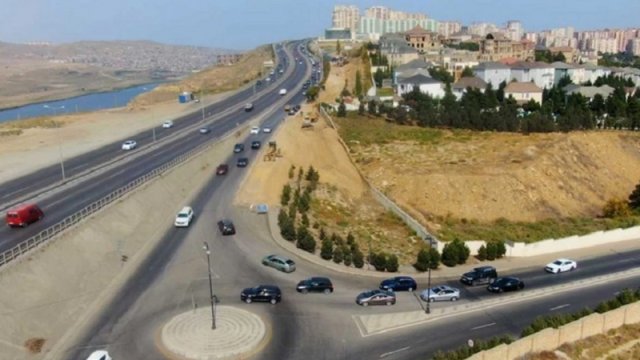 Bakıda uçqun olan yolda hərəkət fasilələrlə məhdudlaşdırılacaq