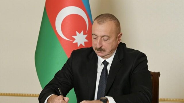 Prezident rektor və icra başçısı təyin etdi