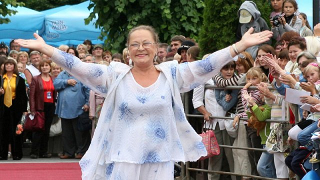 "Moskva göz yaşlarına inanmır"ın ulduzu fırıldaqçıların qurbanı oldu