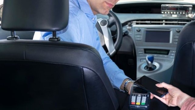 Nağdsız ödənişə son - Taksilərə POS terminallar quraşdırılır?