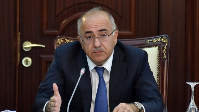 Maliyyə Nazirliyinə hazırda o rəhbərlik edir: üç müavin vəzifəsi boşdur