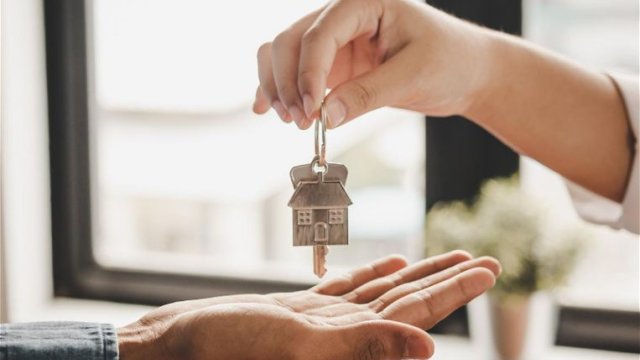 Azərbaycanda bu şəxslərin maaşları 90 faiz artırıldı