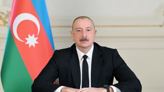 İlham Əliyev Küveytin Əmirini təbrik etdi
