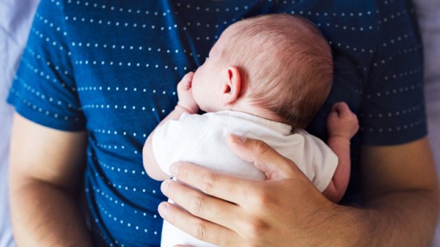 Oğluna Tramp adını qoyan Novosibirsk sakini zorakılıqdan şikayətlənir